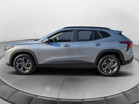 Used 2024 Chevrolet Trax LT FWD image 6