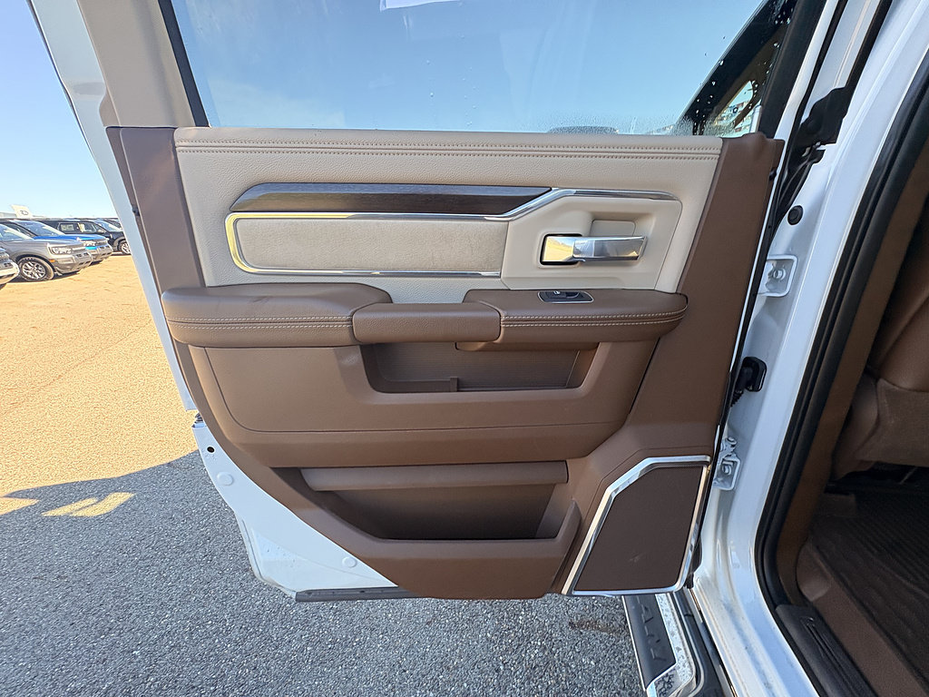 Used 2022 RAM 3500 Laramie AWD/4WD image 16