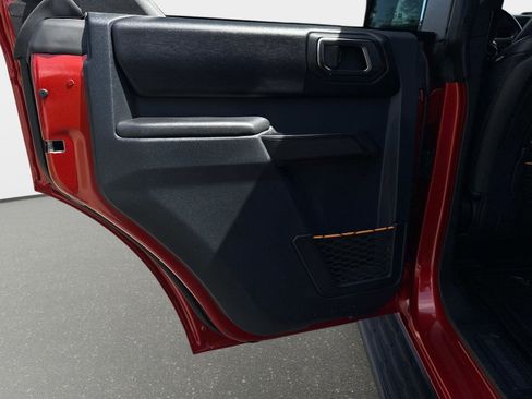 Used 2024 Ford Bronco Badlands w/ Sasquatch Package image 11