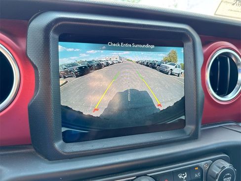 Used 2022 Jeep Wrangler Unlimited Rubicon image 15