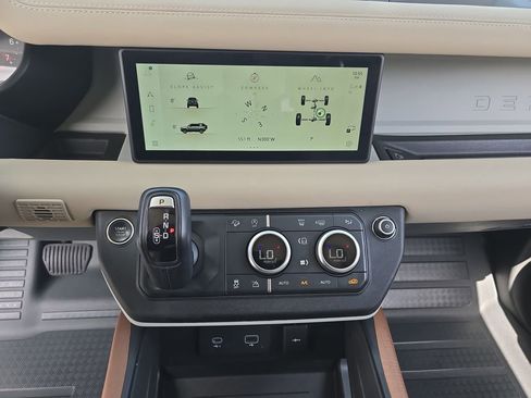 Used 2023 Land Rover Defender 110 S AWD/4WD image 22