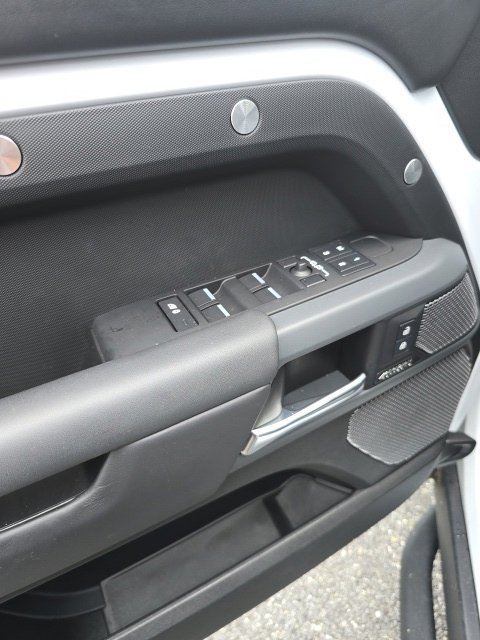 Used 2023 Land Rover Defender 110 X-Dynamic SE AWD/4WD image 21