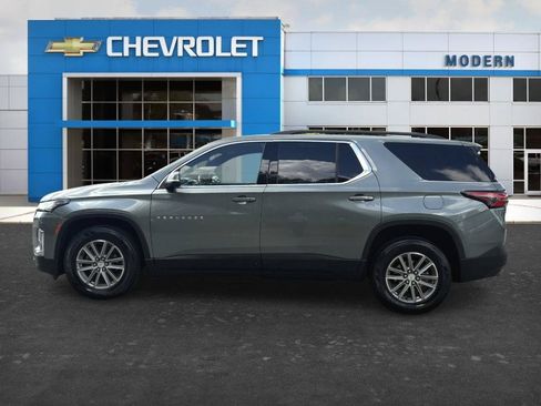 Used 2023 Chevrolet Traverse LT AWD/4WD image 2