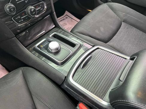 Used 2019 Chrysler 300 Touring w/ Sport Appearance Package image 22