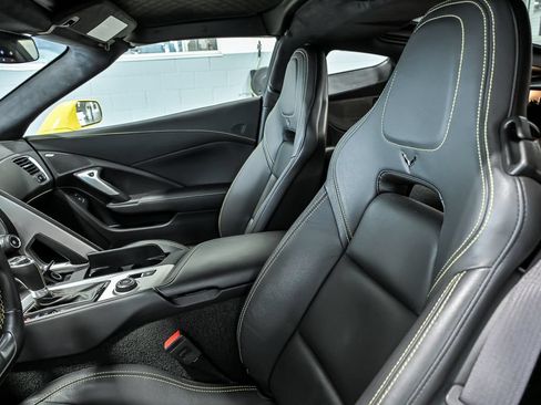 Used 2017 Chevrolet Corvette Grand Sport RWD image 16