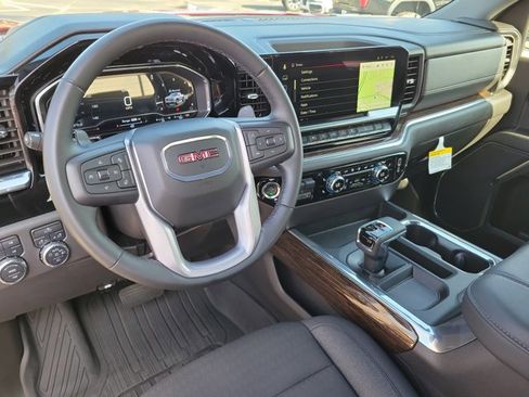 Used 2024 GMC Sierra 1500 Elevation image 11