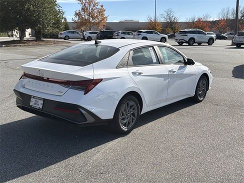New 2026 Hyundai Elantra Blue image 7