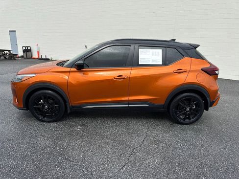 Used 2022 Nissan Kicks SR w/ Premium Package FWD image 4