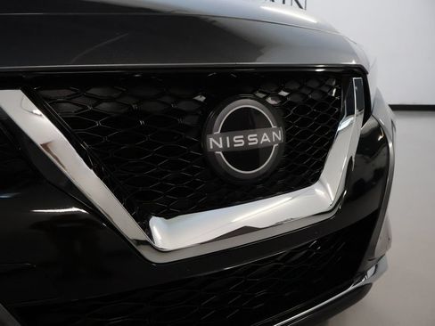 Used 2023 Nissan Maxima SV w/ Floor Mat Group FWD image 9