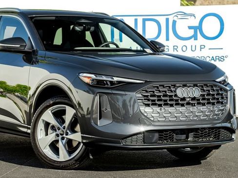 Certified 2025 Audi Q5 Premium Plus w/ Premium Plus AWD/4WD image 5