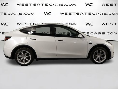 Used 2023 Tesla Model Y Long Range AWD/4WD image 45