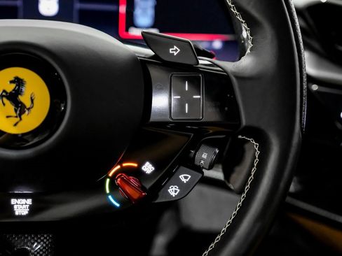 Used 2022 Ferrari SF90 Spider image 13