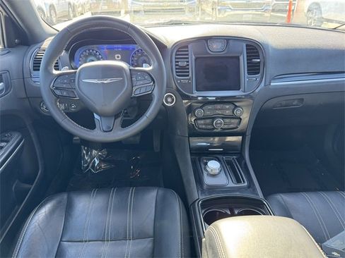 Used 2022 Chrysler 300 S image 11
