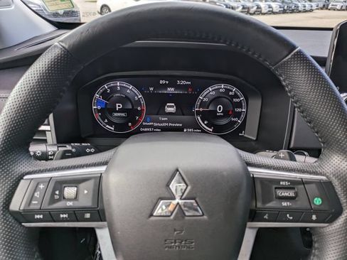 Used 2023 Mitsubishi Outlander SE Black Edition FWD image 25