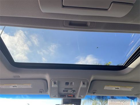 Used 2020 Cadillac Escalade Premium Luxury w/ LPO, Radiant Package image 20