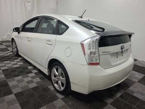 Used 2010 Toyota Prius Five image 2
