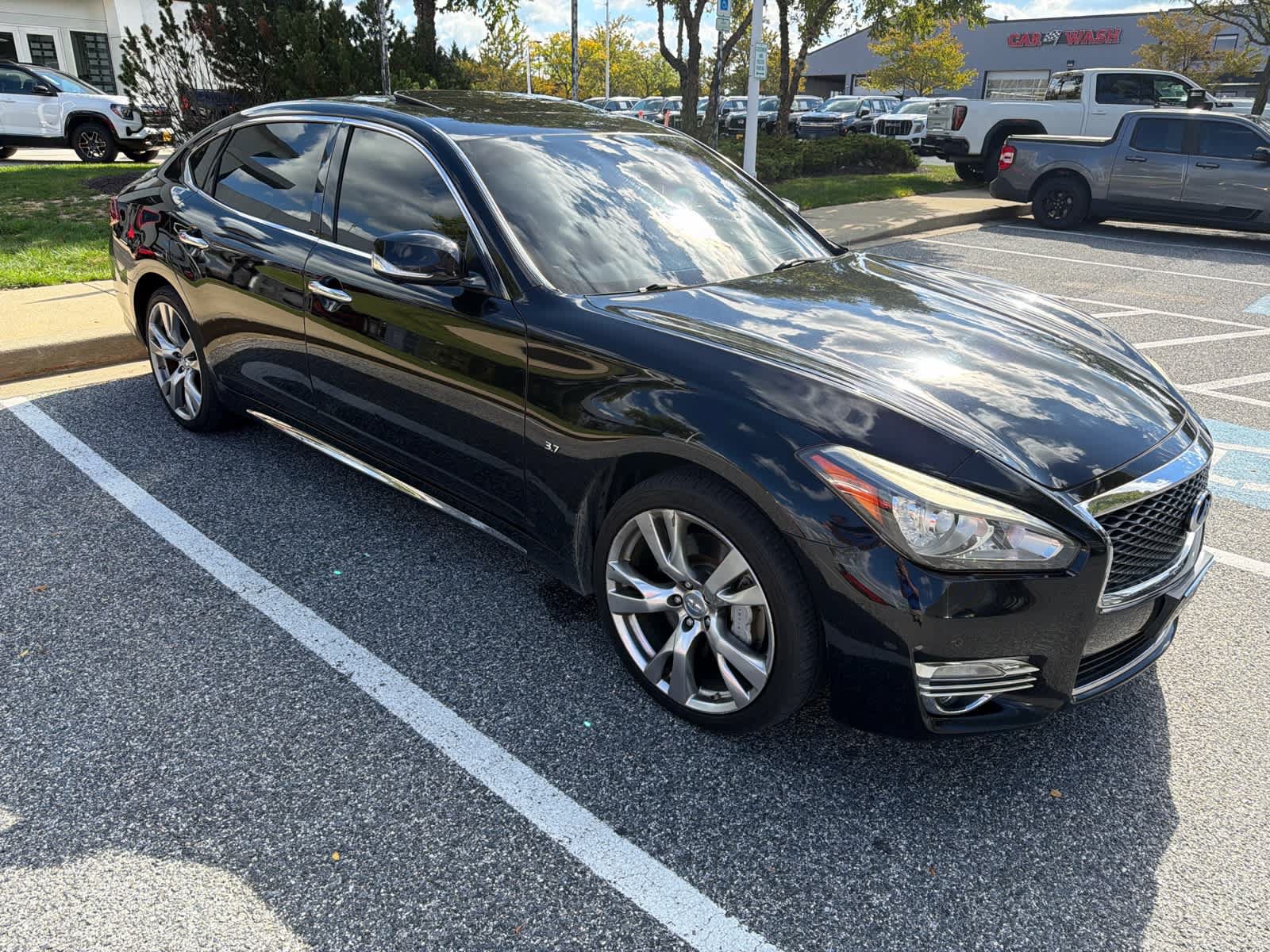 Used 2016 INFINITI Q70 L 3.7 w/ Deluxe Touring Package AWD/4WD image 2