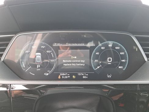 Certified 2023 Audi e-tron Premium Plus w/ Premium Plus Package image 9