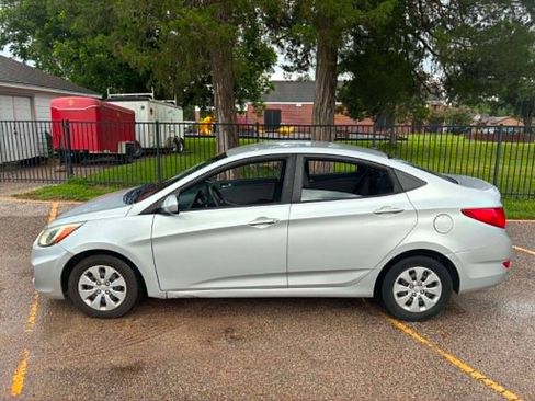 Used 2017 Hyundai Accent SE FWD image 5