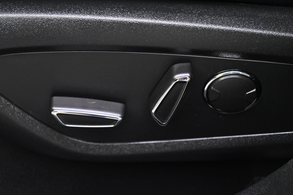 Used 2019 Lincoln Nautilus Reserve AWD/4WD image 14