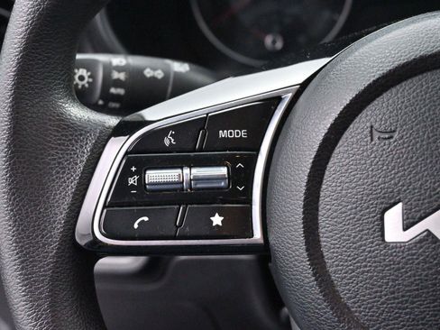 Used 2023 Kia Forte LXS w/ LXS Technology Package image 16