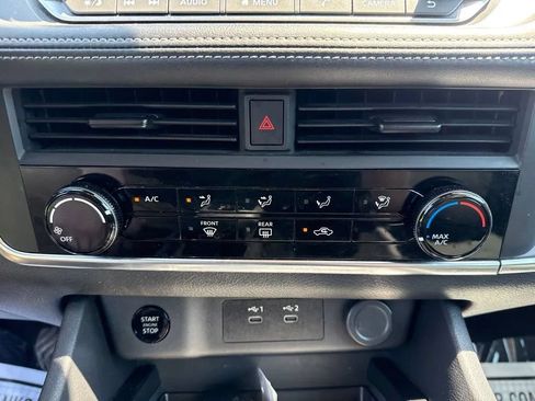 Used 2024 Nissan Rogue S AWD/4WD image 23
