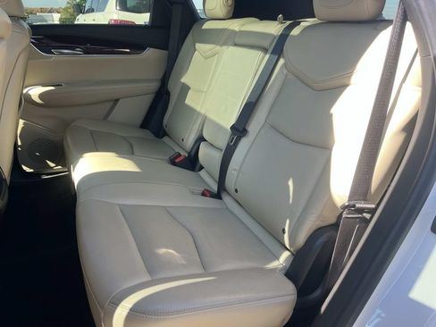 Used 2017 Cadillac XT5 Luxury FWD image 21