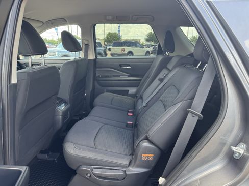Used 2022 Nissan Pathfinder SV FWD image 25