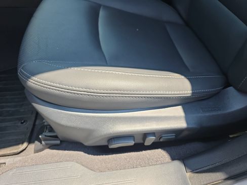 Used 2017 Subaru Outback 2.5i Limited AWD/4WD image 28