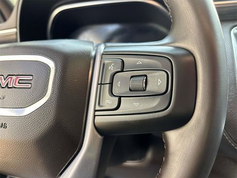 Used 2023 GMC Yukon XL SLT w/ SLT Luxury Package image 24