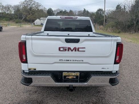 Certified 2025 GMC Sierra 1500 SLT AWD/4WD image 4