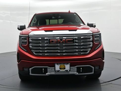 Used 2023 GMC Sierra 1500 Denali AWD/4WD image 3