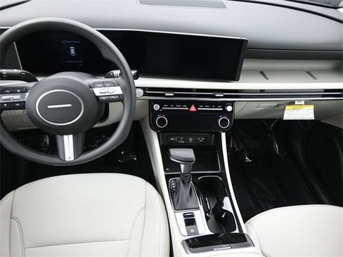 New 2026 Hyundai Tucson SEL image 12