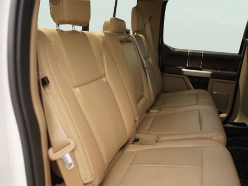 Used 2018 Ford F150 Lariat w/ Equipment Group 502A Luxury AWD/4WD image 17