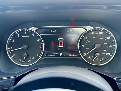 Used 2024 Nissan Pathfinder SL w/ SL Premium Package image 14