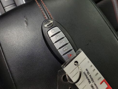 Used 2023 Nissan Altima 2.5 SR AWD/4WD image 15