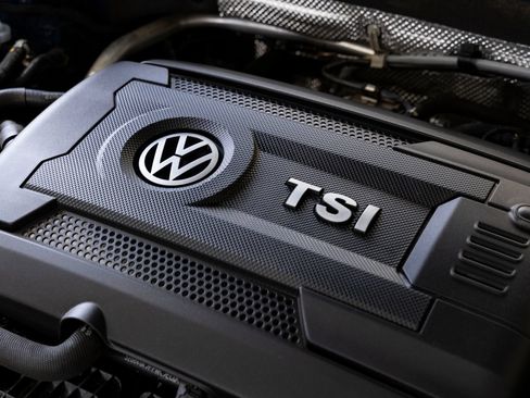 Used 2016 Volkswagen Golf S FWD image 32