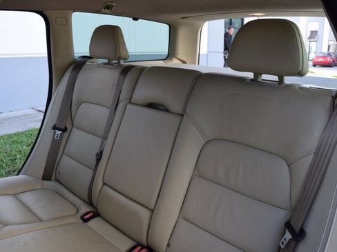 Used 2011 Volvo XC70 3.2 w/ Premium Pkg image 42