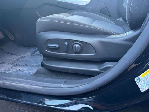 Used 2025 Chevrolet Blazer LT image 23