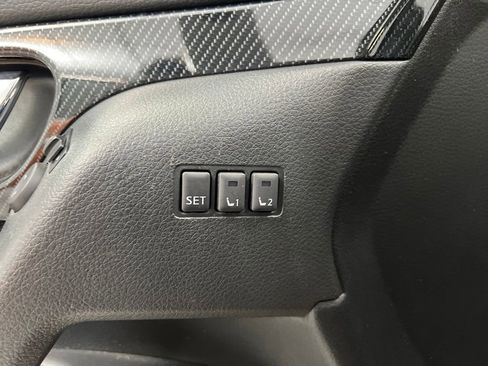 Used 2017 Nissan Rogue SL image 13