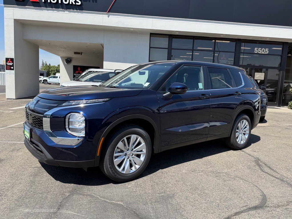 New 2026 Mitsubishi Outlander ES FWD image 4
