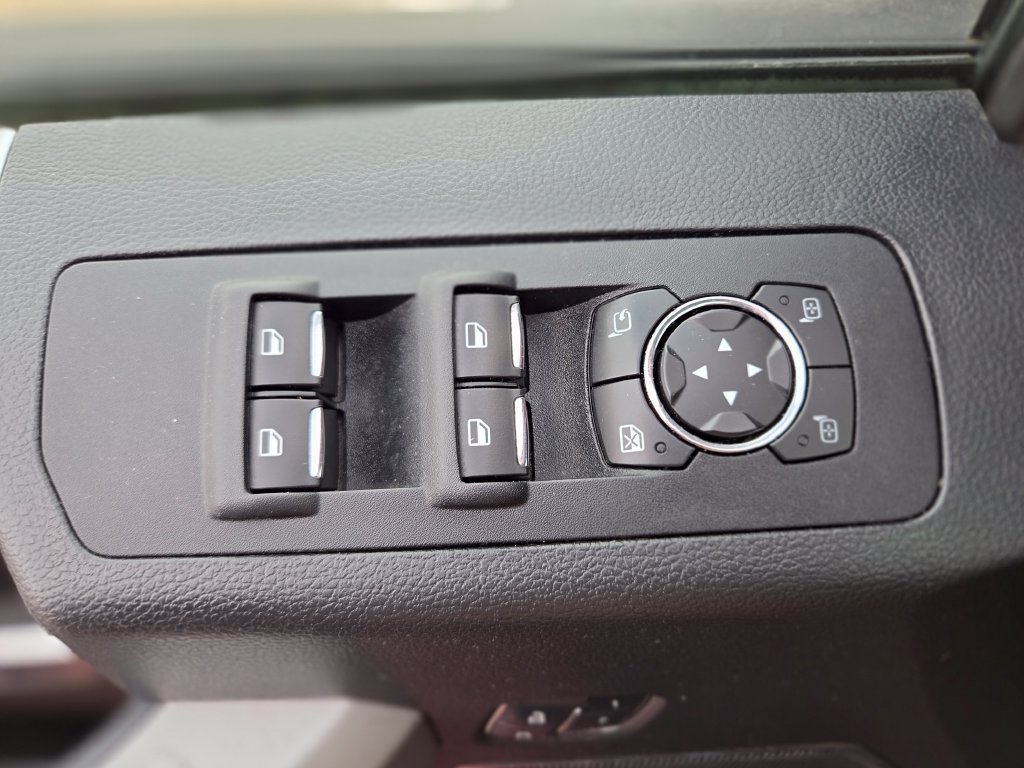 Used 2015 Ford F150 Lariat AWD/4WD image 27