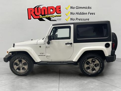 Used 2016 Jeep Wrangler Sahara image 2