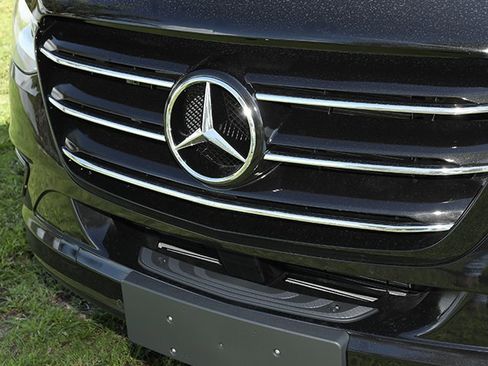 Used 2024 Mercedes-Benz Sprinter 3500 image 9