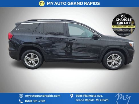 Used 2021 GMC Terrain SLE w/ Driver Convenience Package image 16