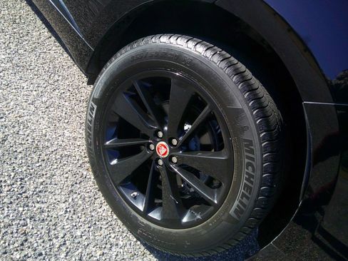 Used 2021 Jaguar F-PACE S image 25