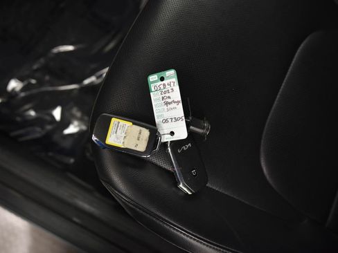 Used 2023 Kia Sportage EX image 25