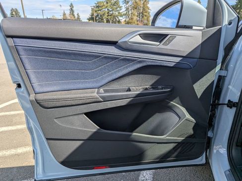 New 2026 Volkswagen Taos SEL image 10