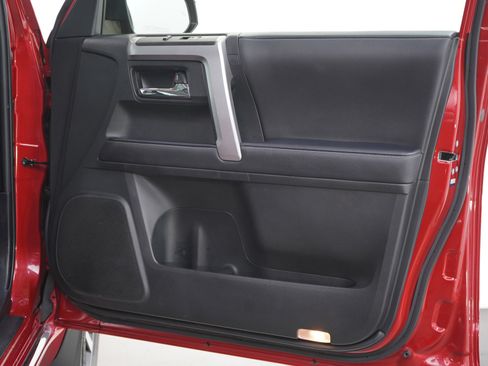 Used 2022 Toyota 4Runner Limited image 10