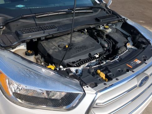 Used 2018 Ford Escape SE w/ SE Sync 3 Package image 16